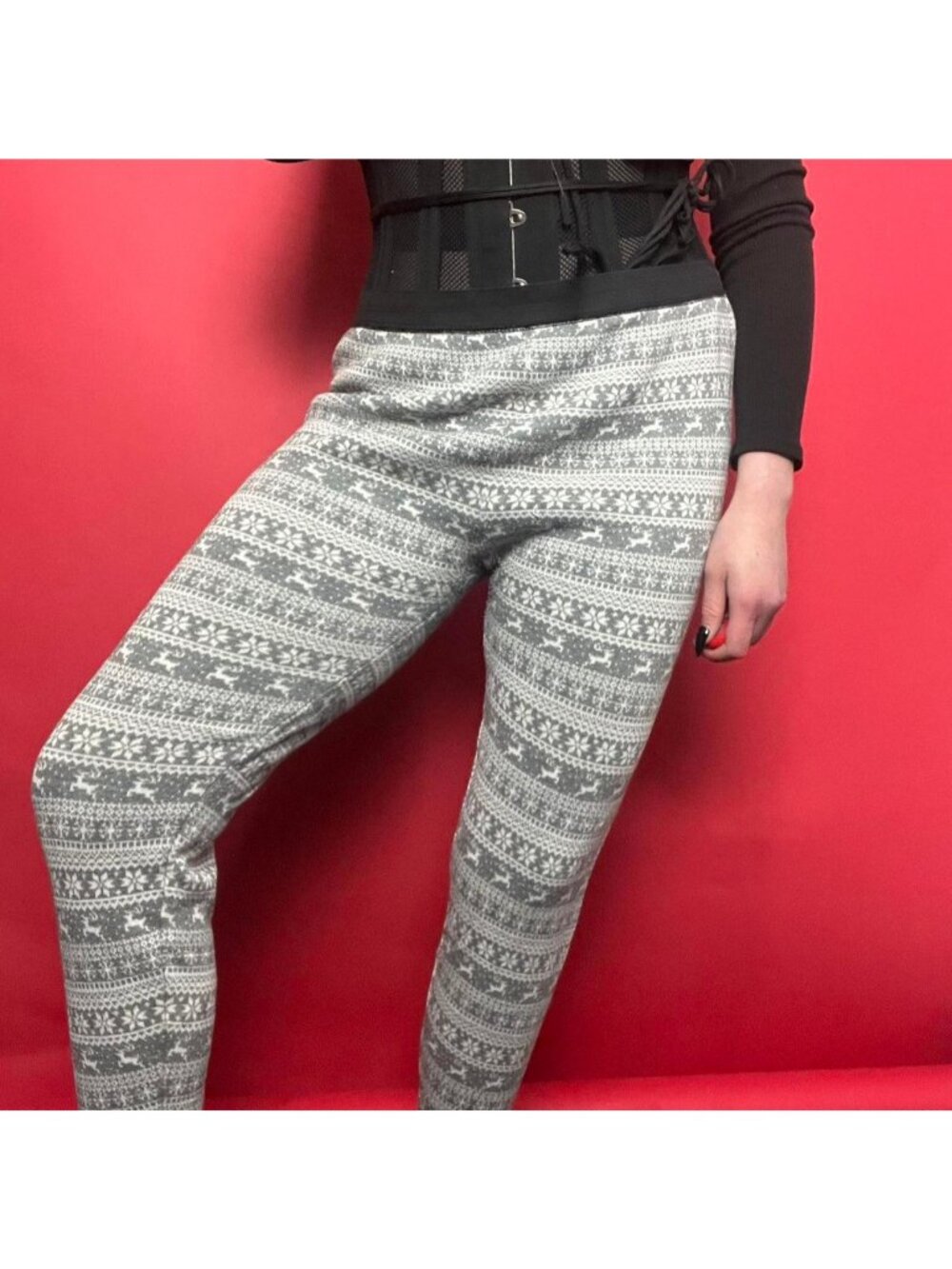 Jessica Simpson  / grey and white Christmas themed legging pj pants 🩶🤍
